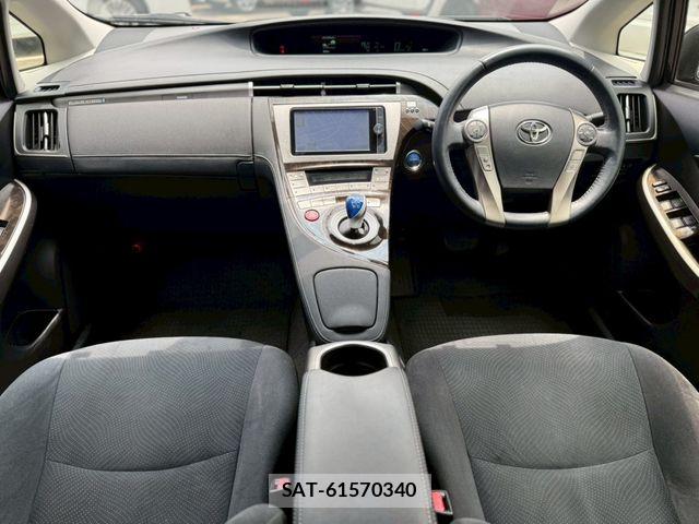 Toyota PRIUS PHV 2014-06 8159059-2