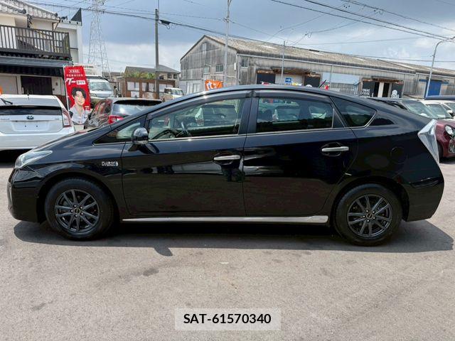 Toyota PRIUS PHV 2014-06 8159059-3