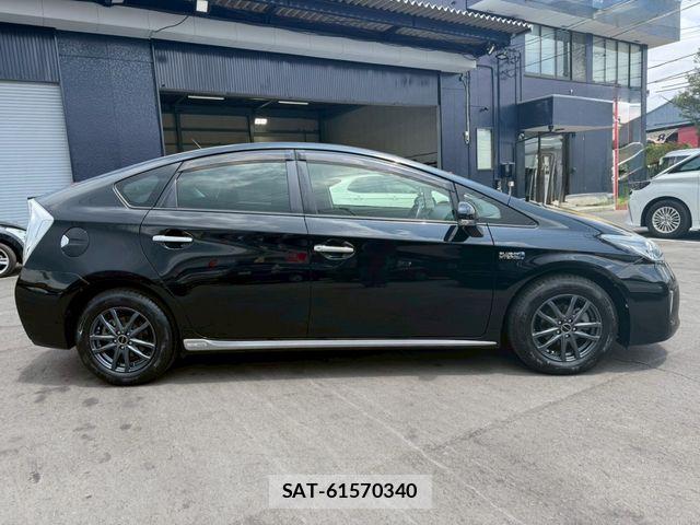 Toyota PRIUS PHV 2014-06 8159059-4
