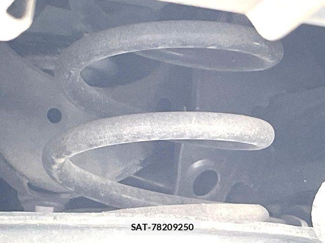 Toyota PRIUS PHV 2018-07 8209704-19