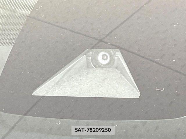 Toyota PRIUS PHV 2018-07 8209704-2