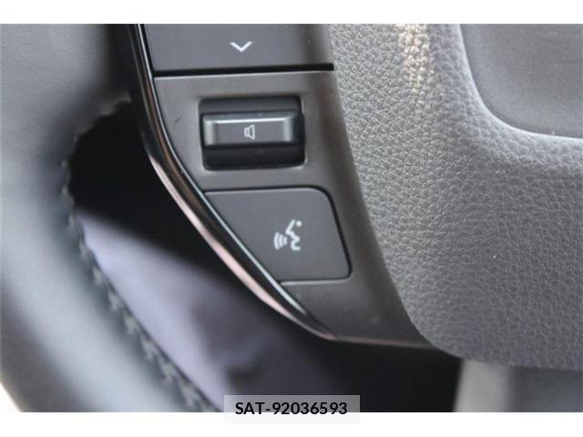 Toyota PRIUS PHV 2023-07 8209702-8