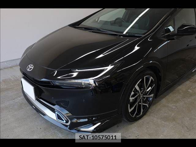 Toyota PRIUS PHV 2023-11 8209701-12