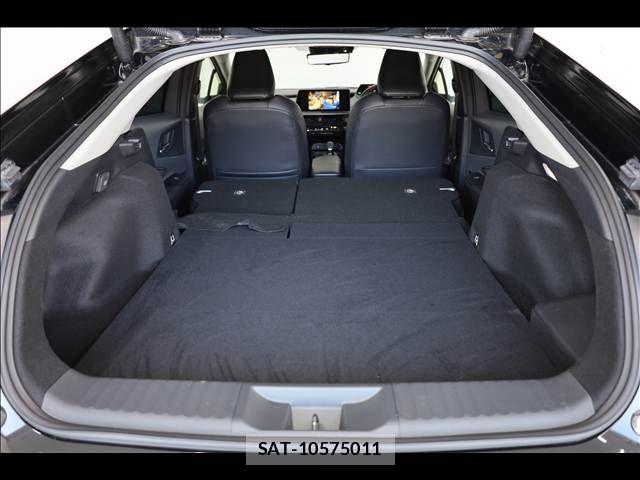 Toyota PRIUS PHV 2023-11 8209701-19