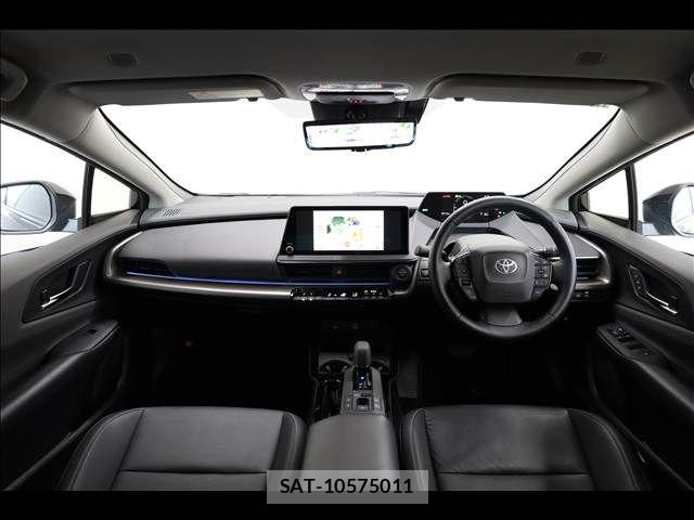 Toyota PRIUS PHV 2023-11 8209701-2