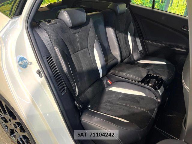 Toyota PRIUS PHV 2018-06 8209703-9
