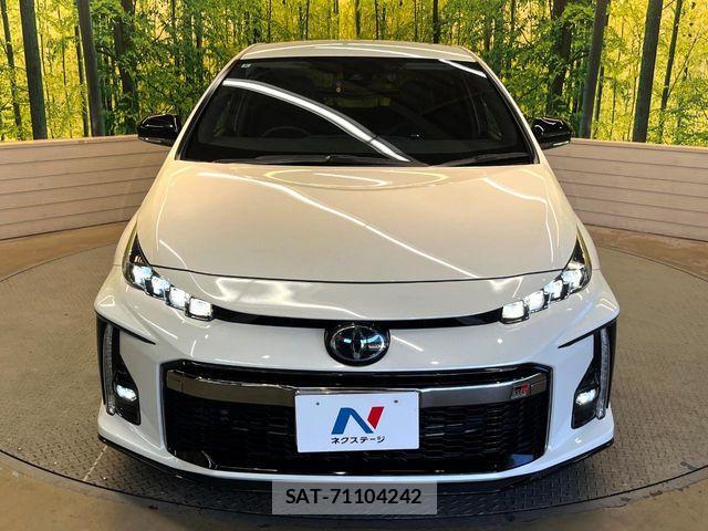 Toyota PRIUS PHV 2018-06 8209703-13