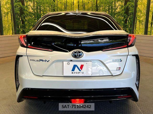 Toyota PRIUS PHV 2018-06 8209703-14
