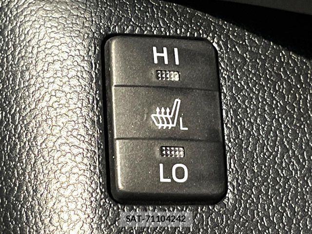 Toyota PRIUS PHV 2018-06 8209703-5