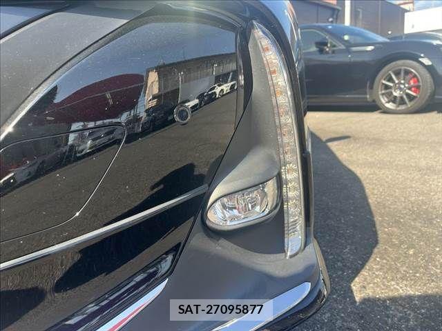 Toyota PRIUS PHV 2020-09 8209705-11