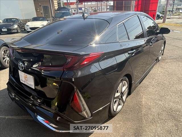 Toyota PRIUS PHV 2020-09 8209705-16