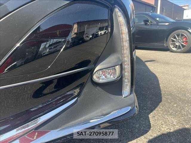 Toyota PRIUS PHV 2020-09 8209705-22
