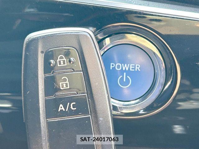 Toyota PRIUS PHV 2017-03 8209707-10