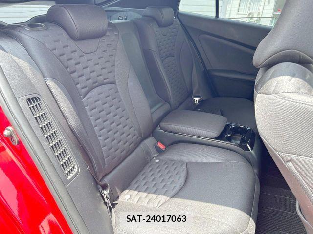 Toyota PRIUS PHV 2017-03 8209707-12