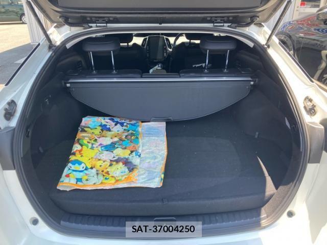 Toyota PRIUS PHV 2018-08 8231401-12