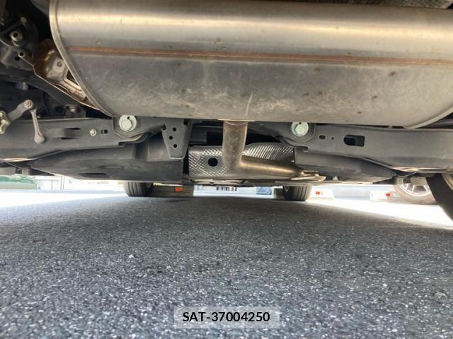 Toyota PRIUS PHV 2018-08 8231401-13