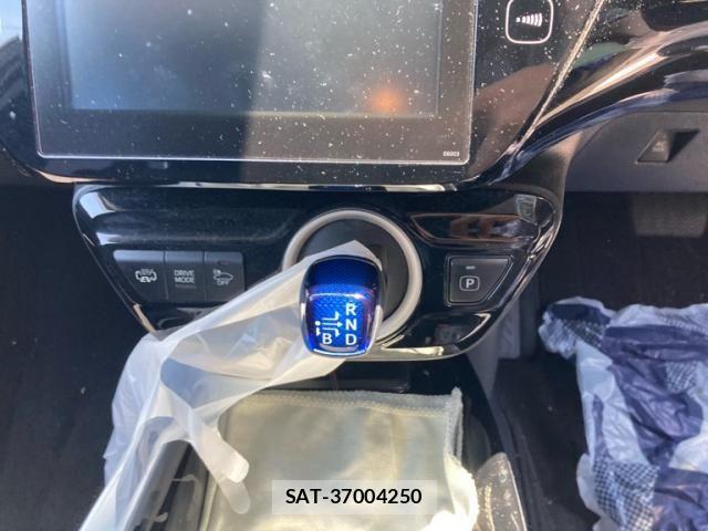 Toyota PRIUS PHV 2018-08 8231401-20