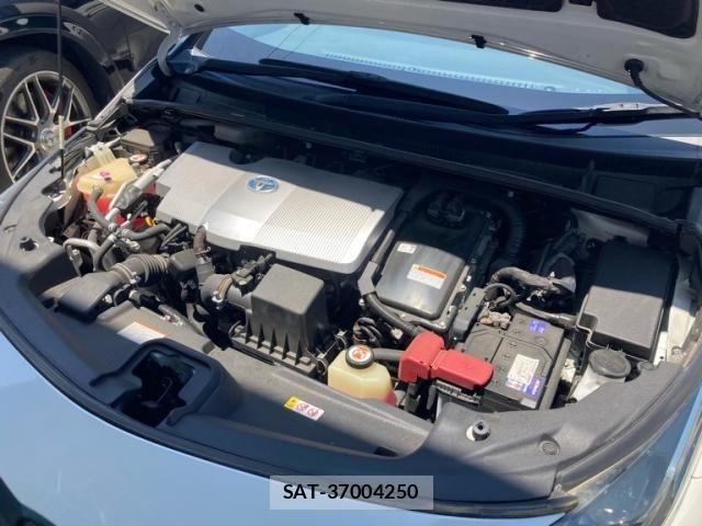 Toyota PRIUS PHV 2018-08 8231401-21
