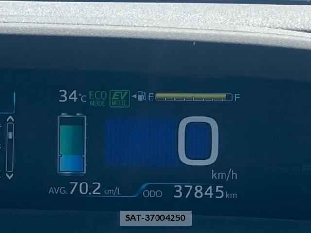 Toyota PRIUS PHV 2018-08 8231401-23