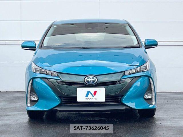Toyota PRIUS PHV 2018-11 8231402-13