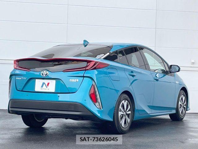 Toyota PRIUS PHV 2018-11 8231402-16