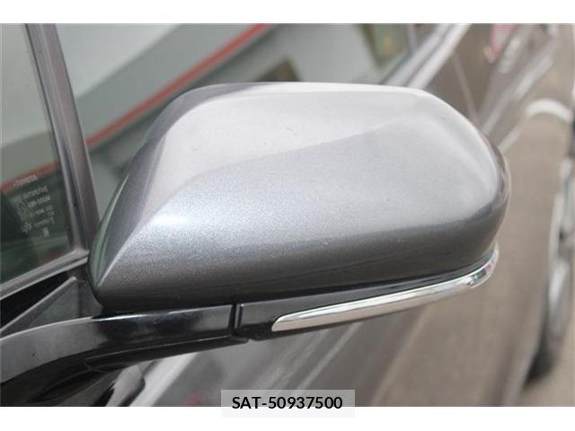 Toyota PRIUS PHV 2017-05 8246424-10