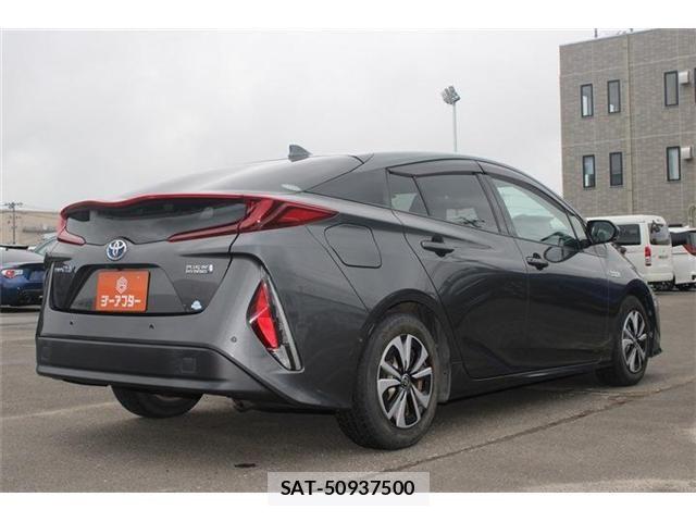 Toyota PRIUS PHV 2017-05 8246424-14