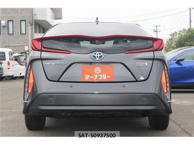 Toyota PRIUS PHV 2017-05 8246424-15