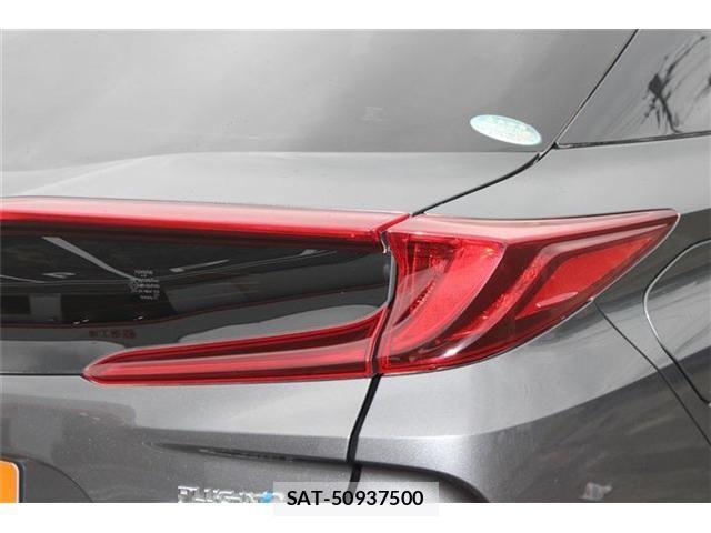 Toyota PRIUS PHV 2017-05 8246424-16