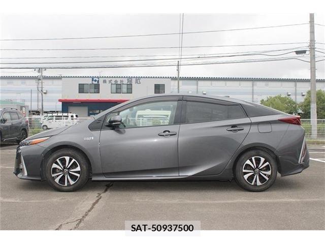 Toyota PRIUS PHV 2017-05 8246424-19