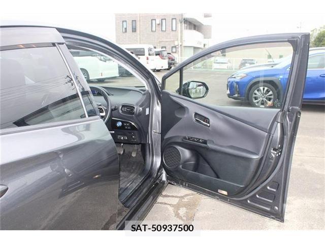 Toyota PRIUS PHV 2017-05 8246424-28