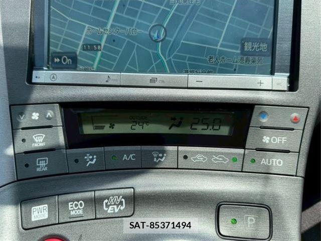 Toyota PRIUS PHV 2012-06 8246425-18