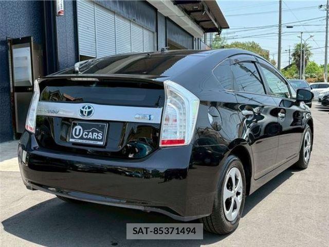 Toyota PRIUS PHV 2012-06 8246425-1