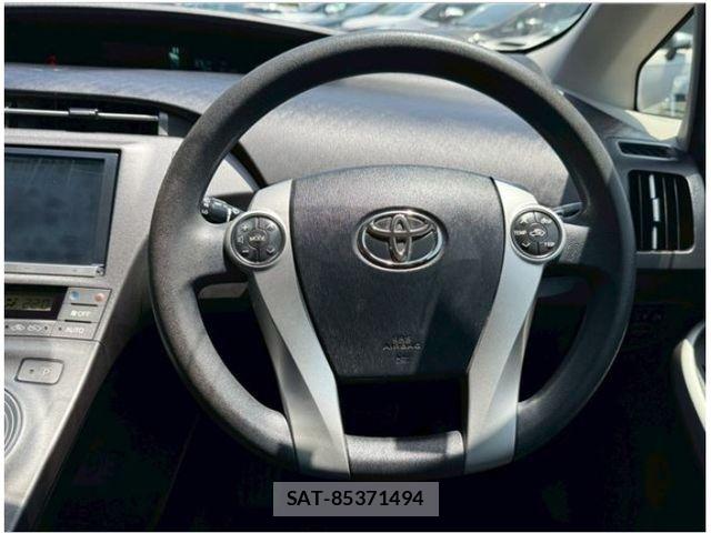 Toyota PRIUS PHV 2012-06 8246425-20