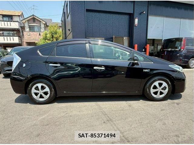 Toyota PRIUS PHV 2012-06 8246425-4