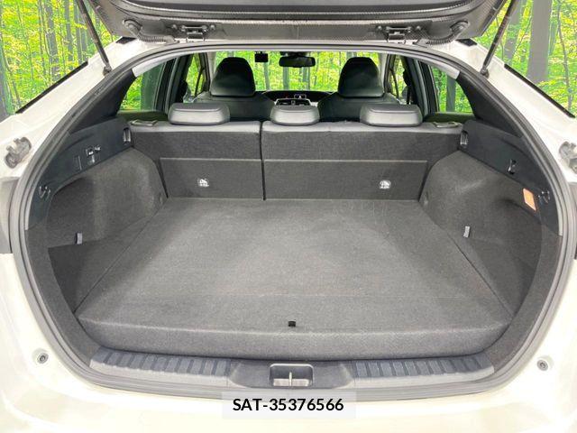 Toyota PRIUS PHV 2022-02 8246423-9