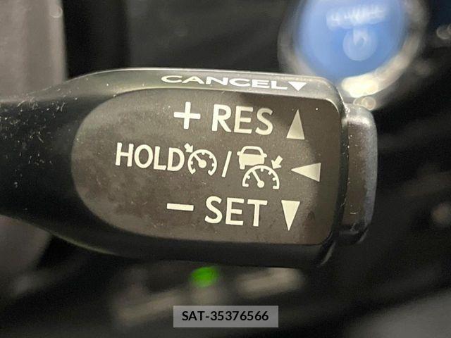 Toyota PRIUS PHV 2022-02 8246423-4