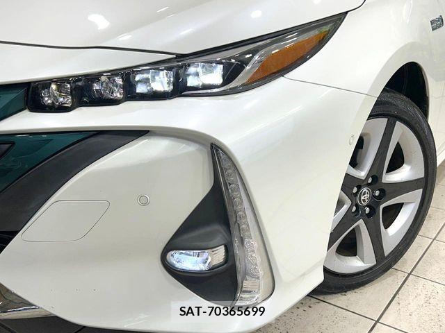 Toyota PRIUS PHV 2017-05 8316597-11