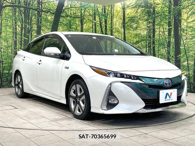 Toyota PRIUS PHV 2017-05 8316597-15