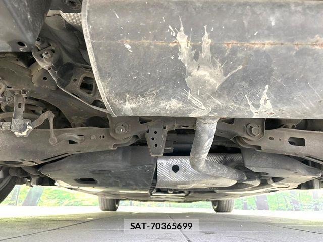 Toyota PRIUS PHV 2017-05 8316597-18