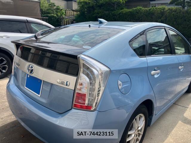 Toyota PRIUS PHV 2012-02 8316599-1