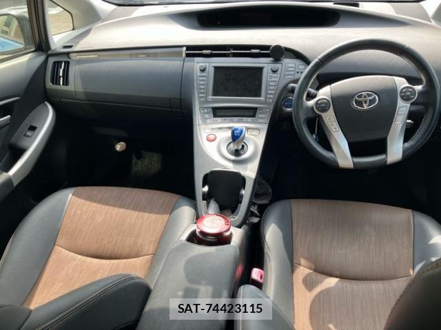 Toyota PRIUS PHV 2012-02 8316599-7