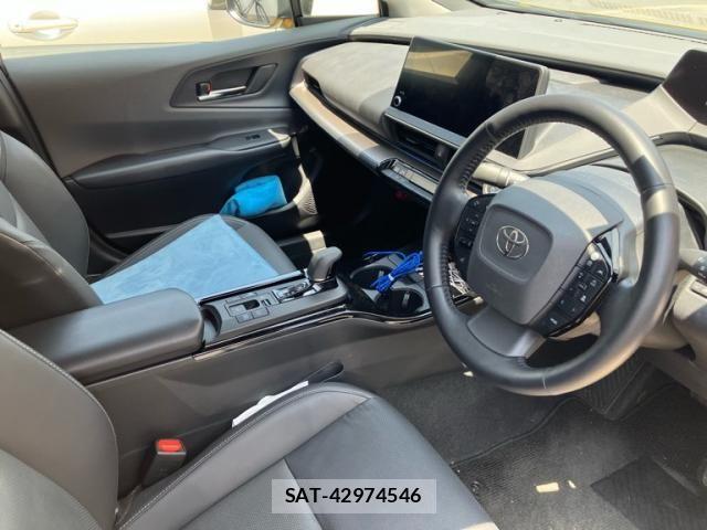 Toyota PRIUS PHV 2023-09 8316596-13