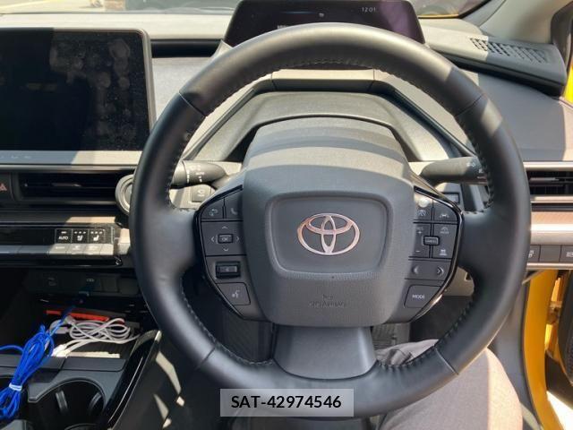 Toyota PRIUS PHV 2023-09 8316596-17