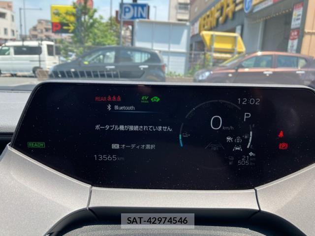 Toyota PRIUS PHV 2023-09 8316596-22