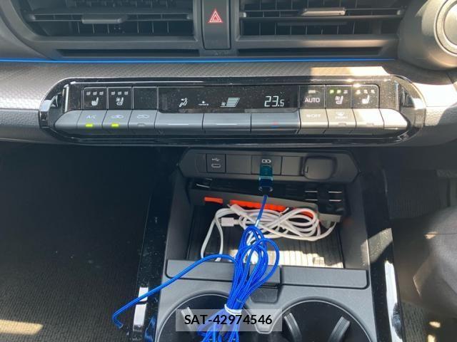 Toyota PRIUS PHV 2023-09 8316596-23