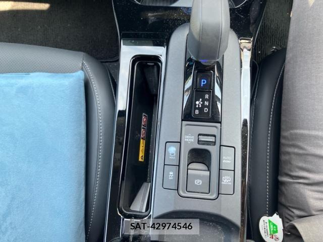 Toyota PRIUS PHV 2023-09 8316596-24