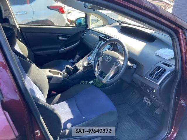 Toyota PRIUS PHV 2014-10 8316598-11