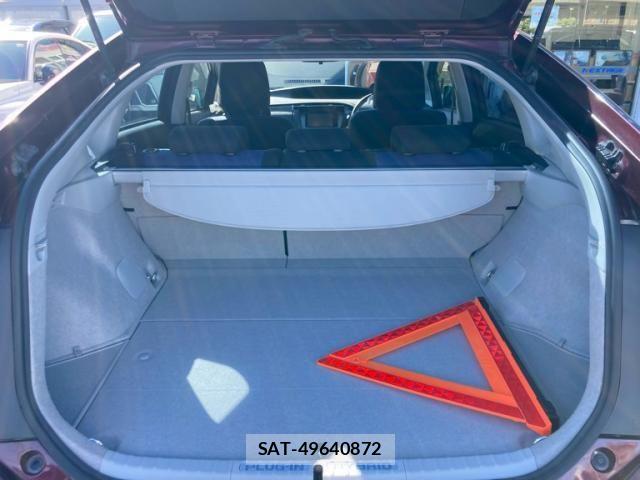 Toyota PRIUS PHV 2014-10 8316598-13