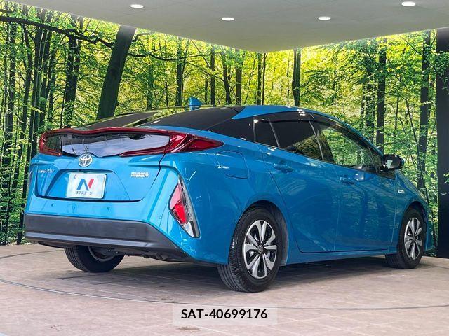 Toyota PRIUS PHV 2017-02 8337522-16